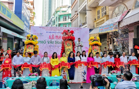 Chào mừng phố vải Soái Kình Lâm: Nơi gìn giữ và phát huy giá trị truyền thống | Áo Dài Trang Võ